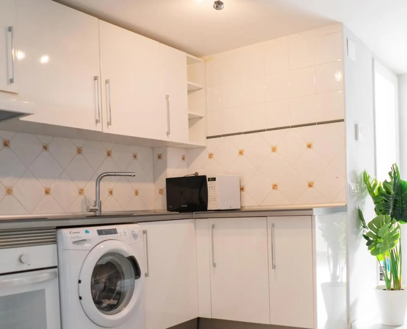 3 Rooms Y 3 Baths Y Aparcamiento Catedral 말라가 아파트